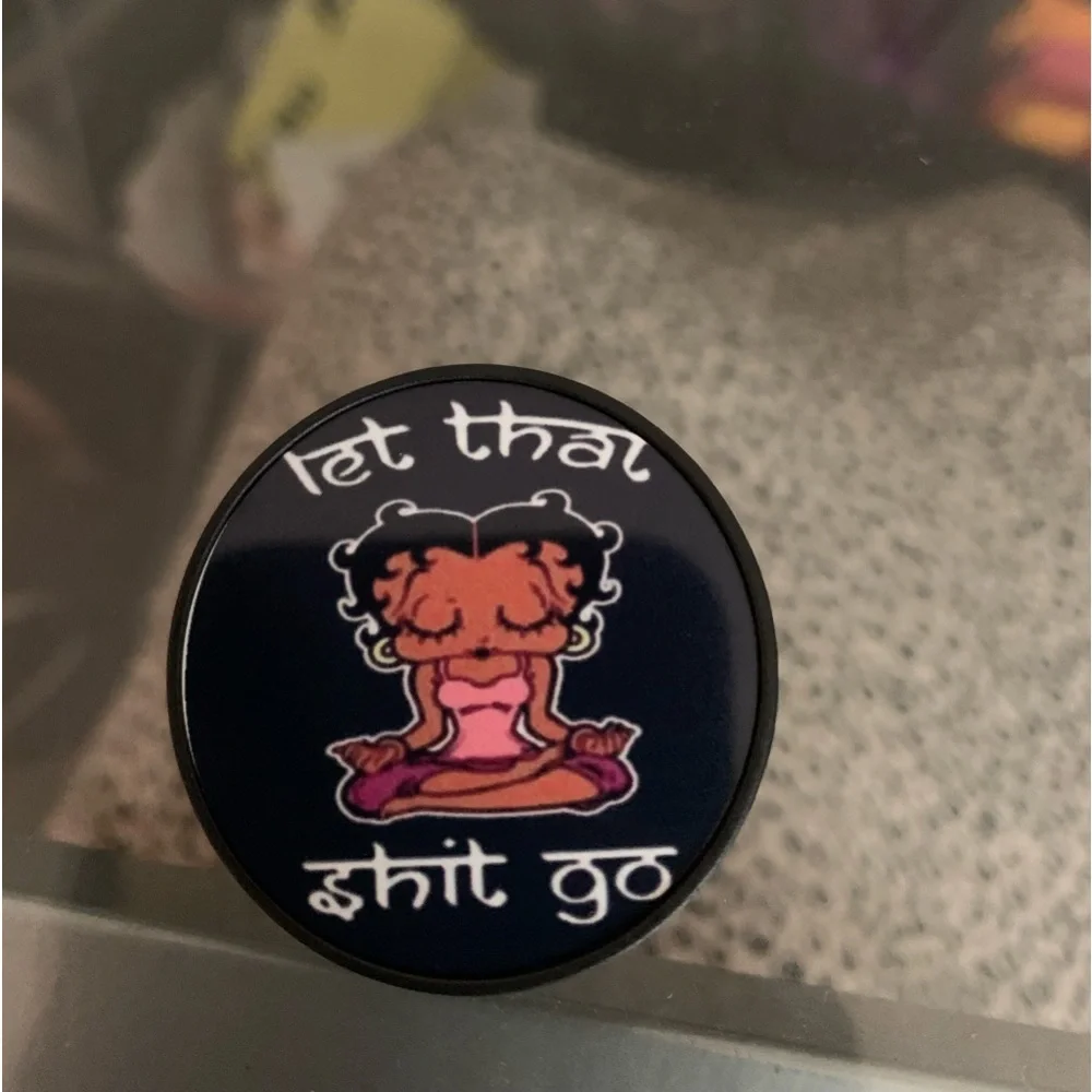 Pop socket